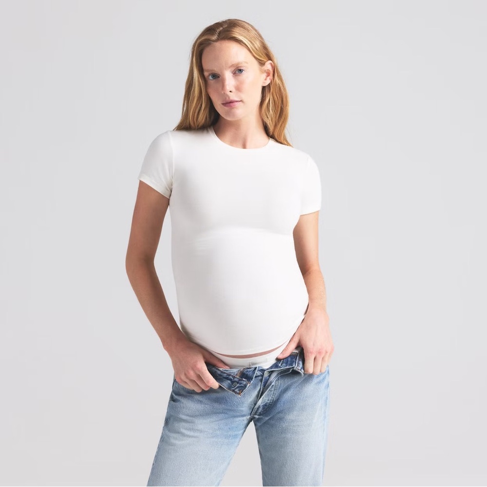 SKIMS Maternity Tee Ivory